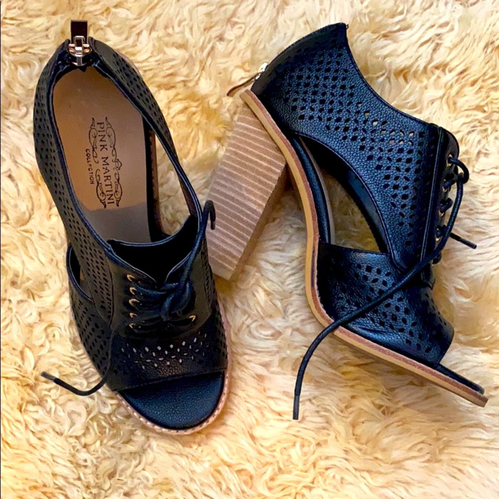 New condition Pink Martini heels